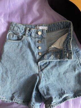 ZARA Light Blue Denim Shorts with Gold Button